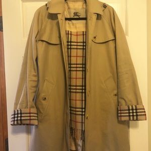 Like new! Burberry London Tan Raincoat/Parka Sz 4